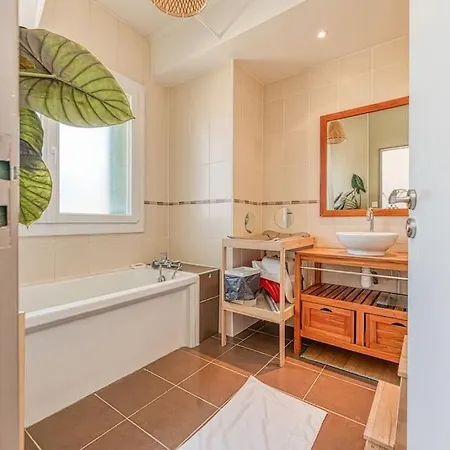 Apartment Proche Parc Paul Mistral, 2 Chambres, Wifi, Balcon