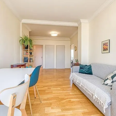 Proche Parc Paul Mistral, 2 Chambres, Wifi, Balcon